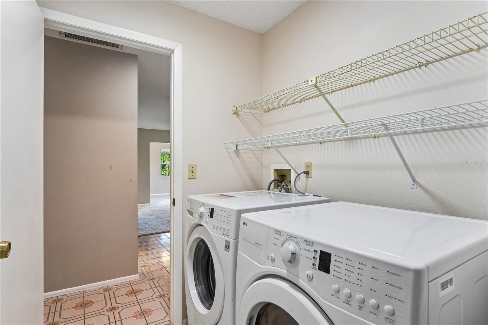 ALOHA GARDENS - Residential