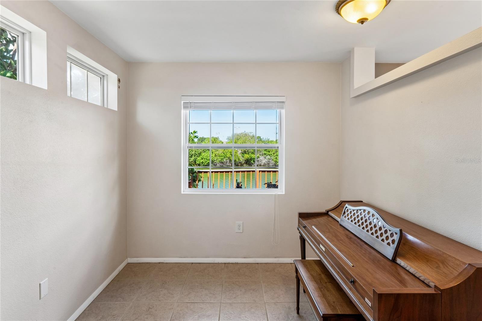 ALOHA GARDENS - Residential