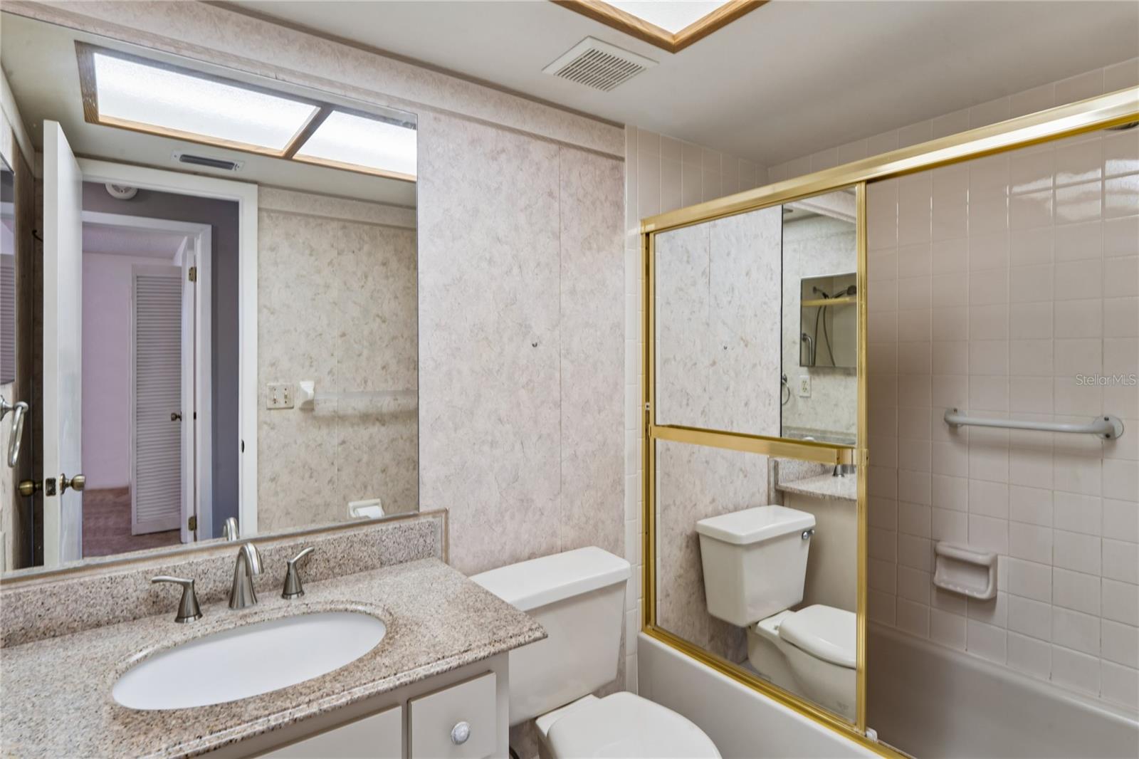 ALOHA GARDENS - Residential