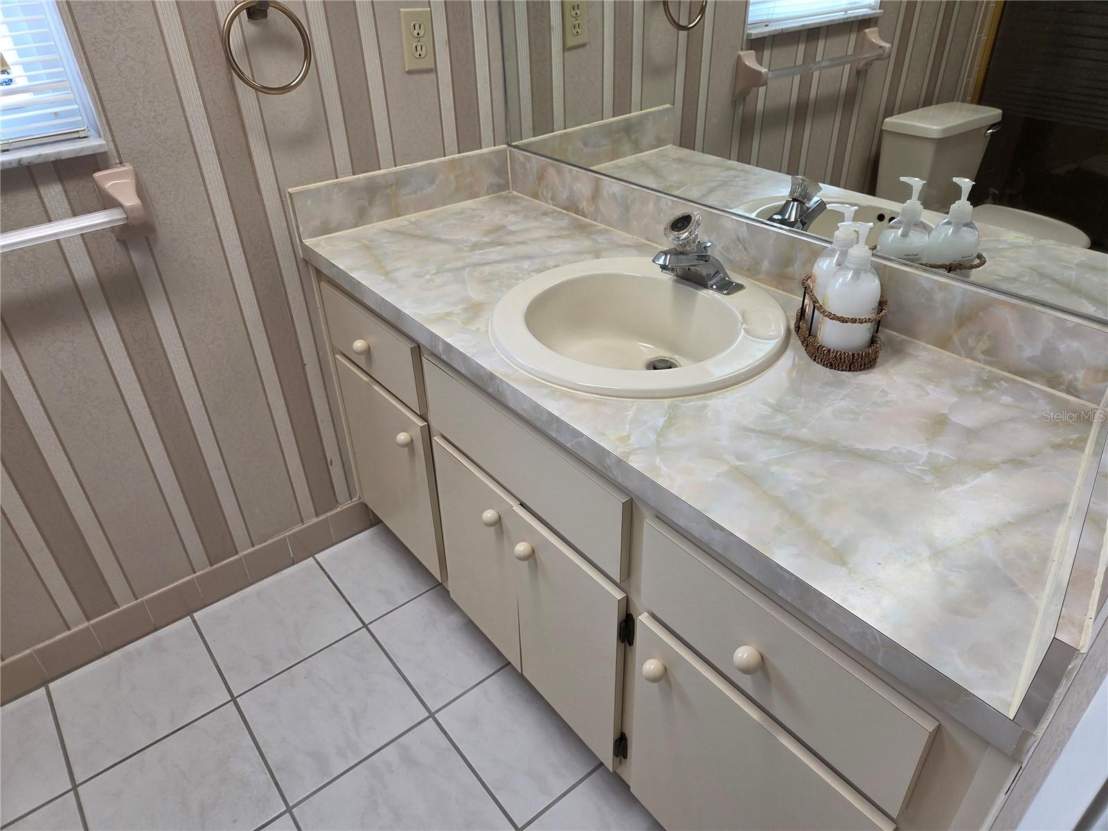 ALOHA GARDENS - Residential