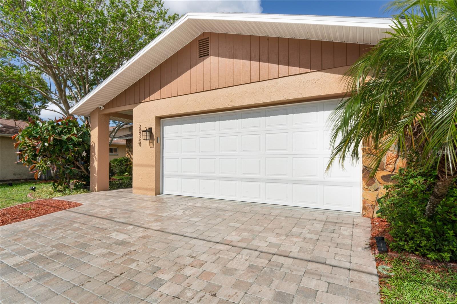 ALOHA GARDENS - Residential