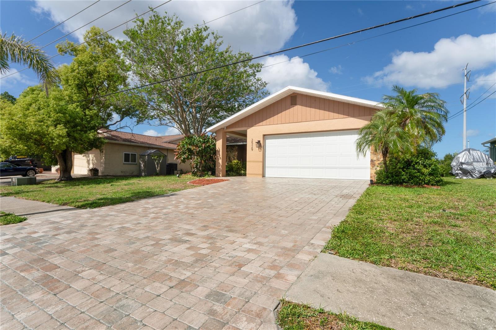 ALOHA GARDENS - Residential