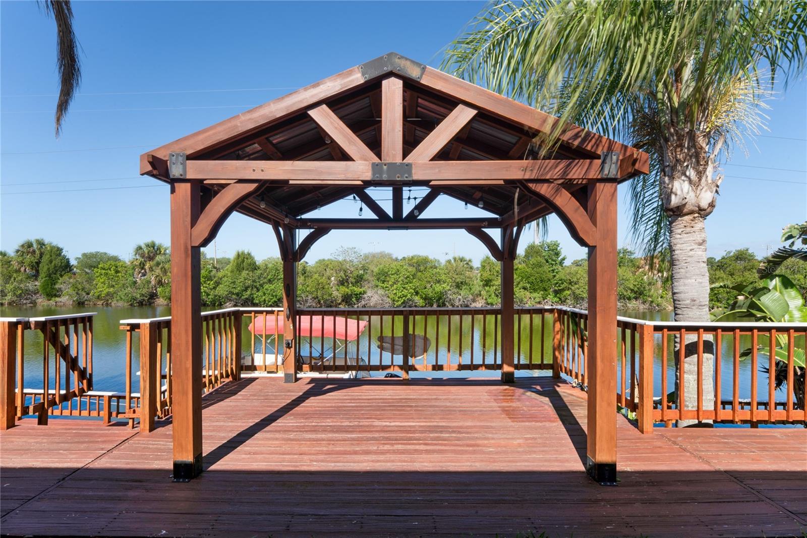 ALOHA GARDENS - Residential