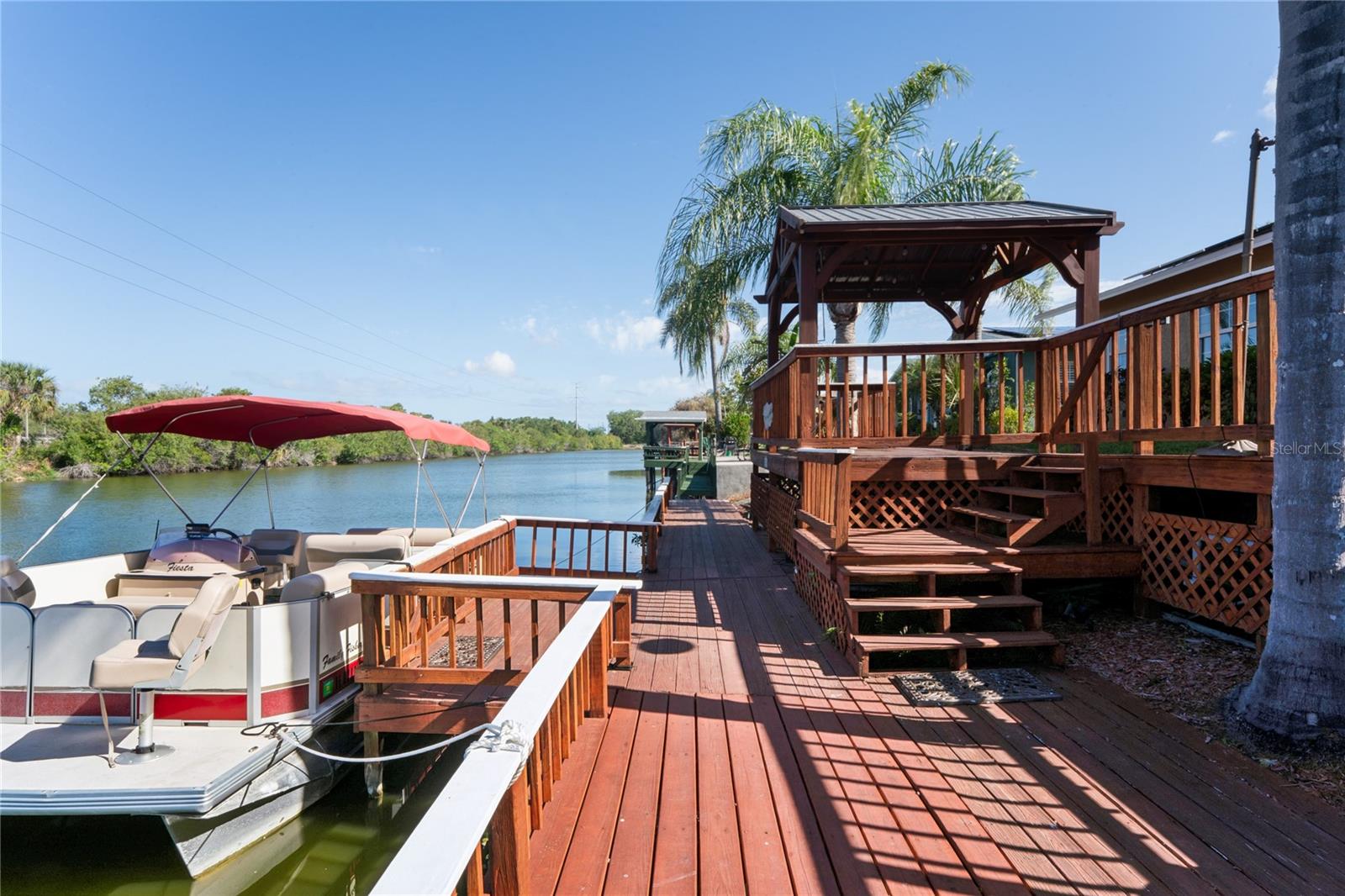 ALOHA GARDENS - Residential