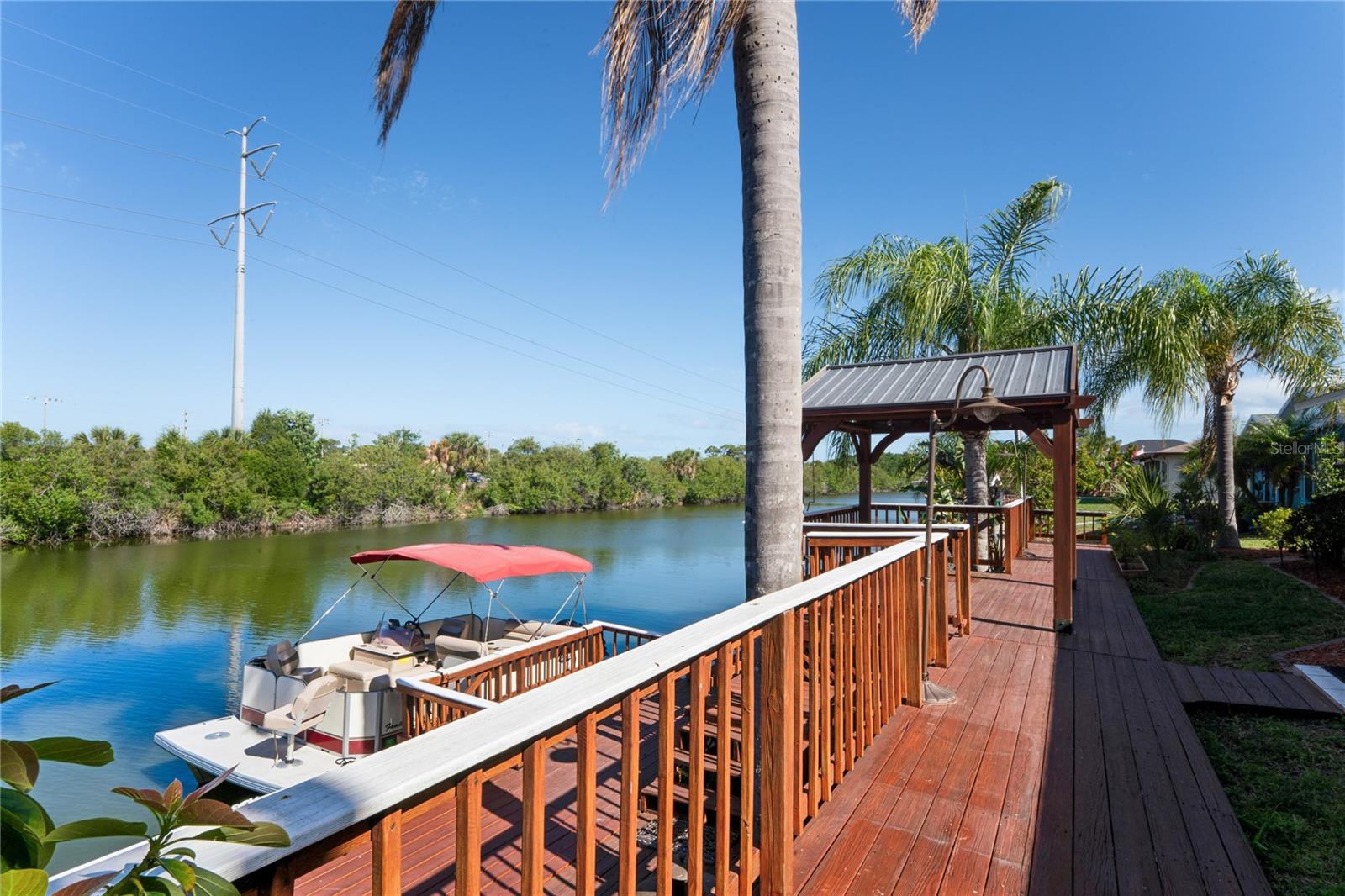 ALOHA GARDENS - Residential