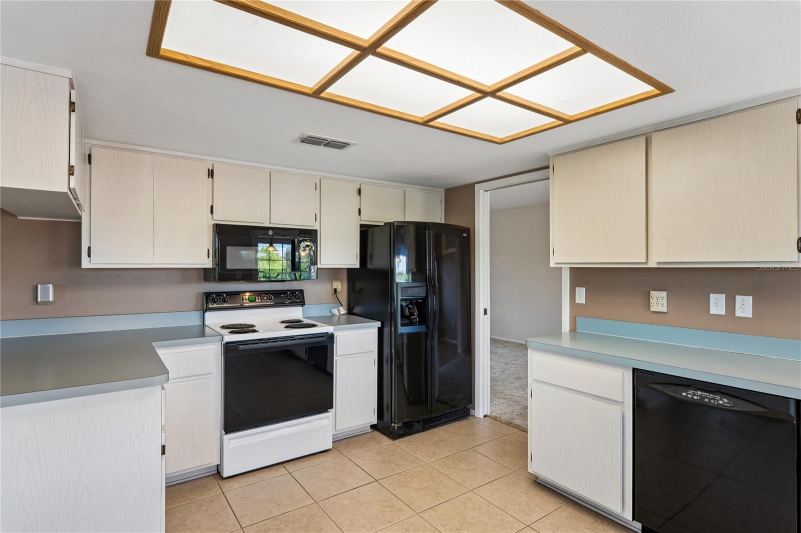 ALOHA GARDENS - Residential