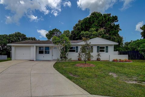 A home in SEMINOLE