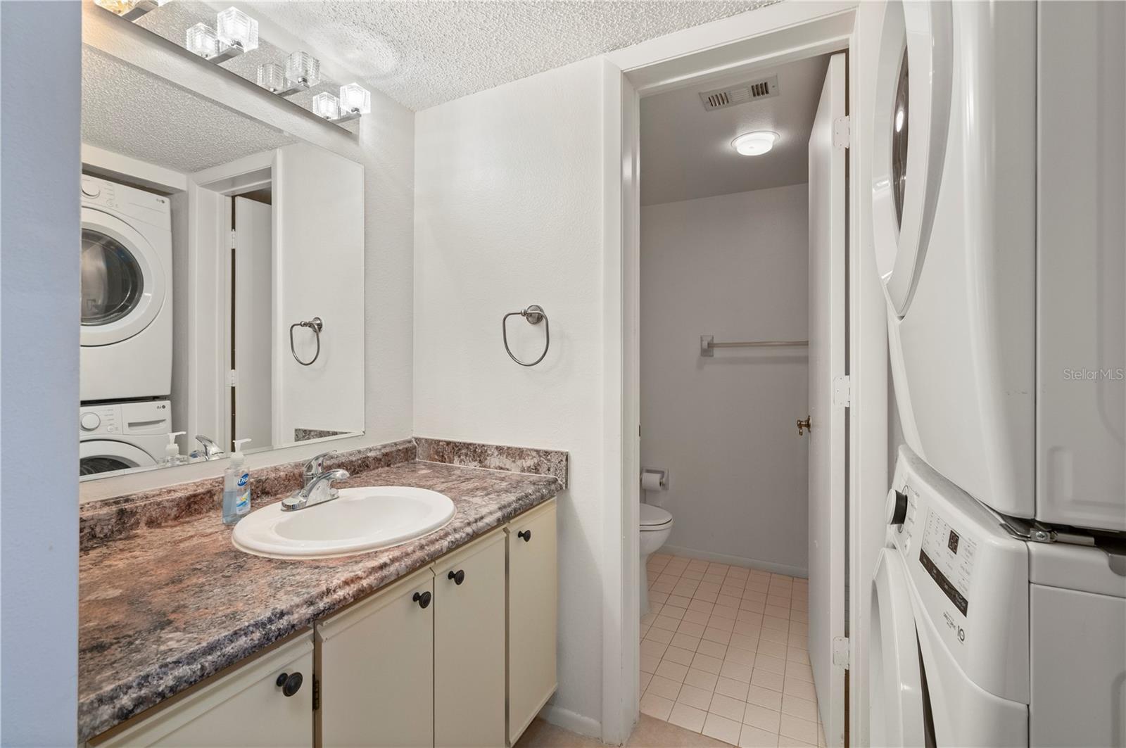 OAKS 03 - Residential