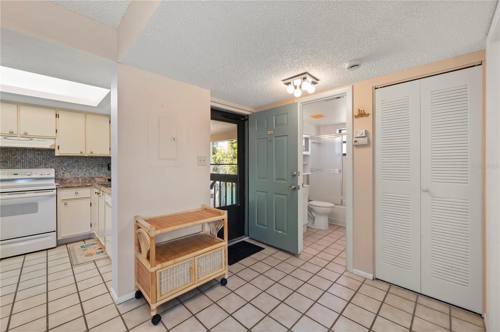 OAKS 03 - Residential