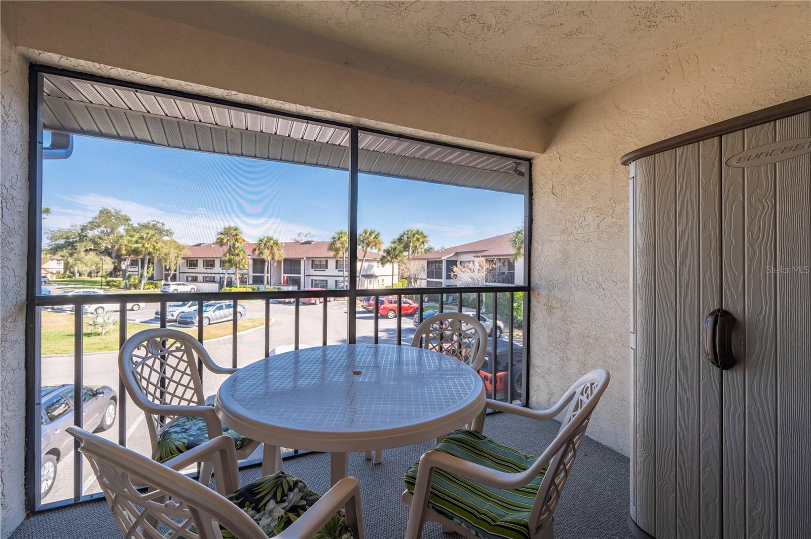 OAKS 03 - Residential