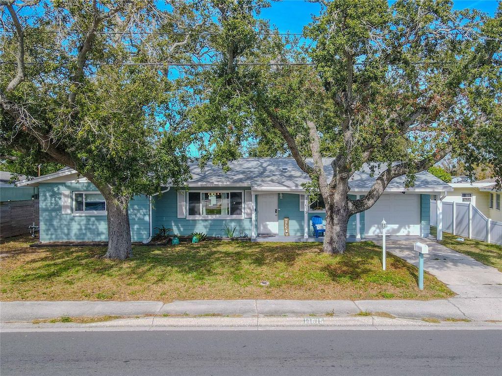 Photo of 11615 Park Boulevard, Seminole, FL 33772 (MLS # TB8459949)