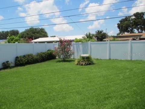 A home in SEMINOLE