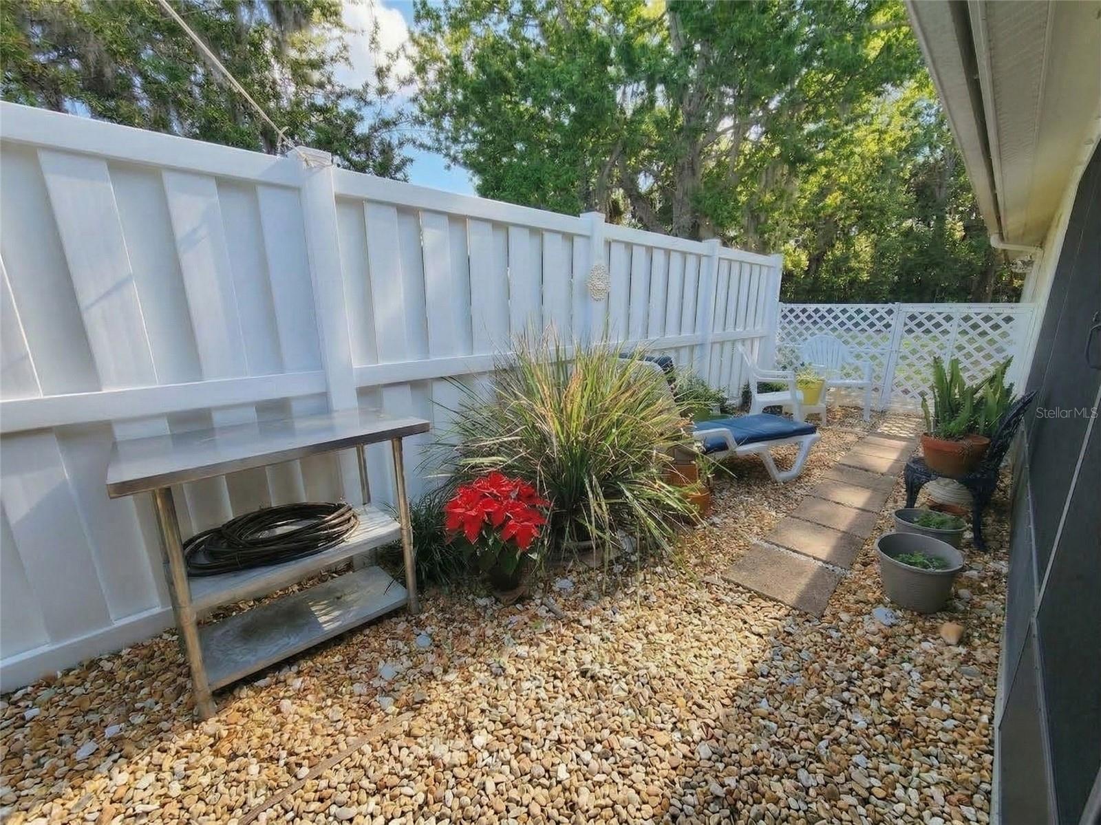 LAKE FOREST SUB - Residential