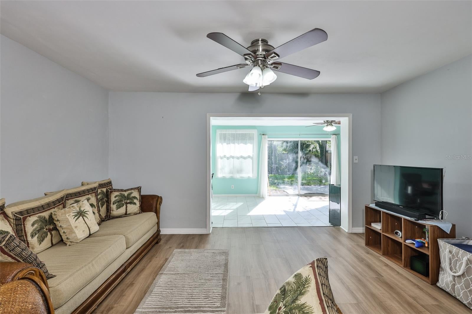 2335 SURREY LANE