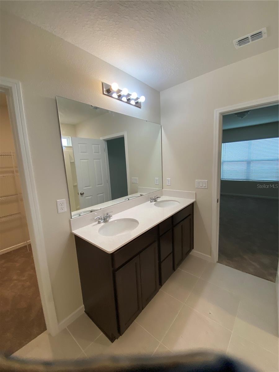 FOREST LAKE - Residential Lease