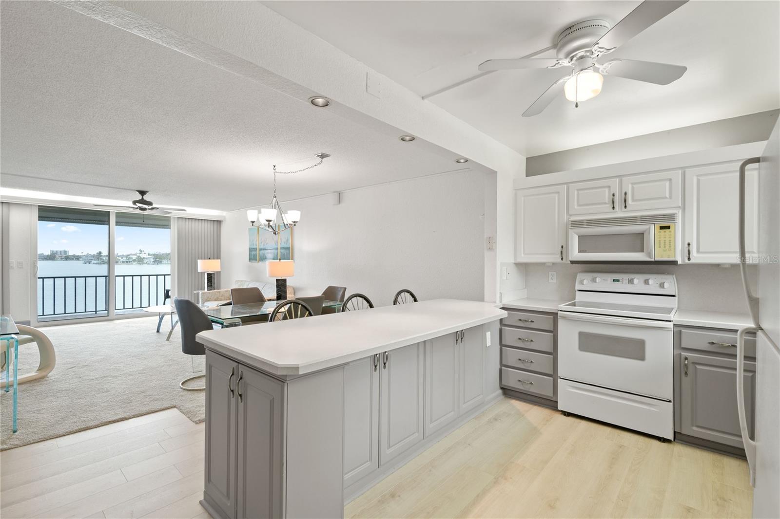 7910 SUN ISLAND DRIVE S 302