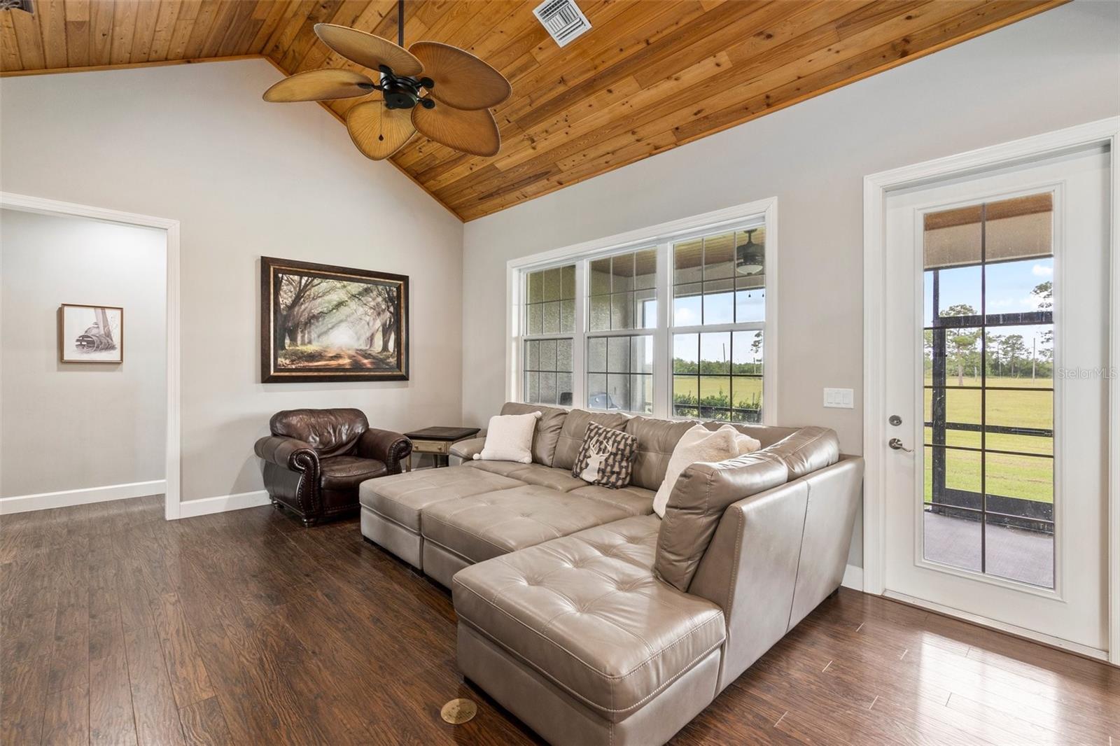 NE OKEECHOBEE - Residential