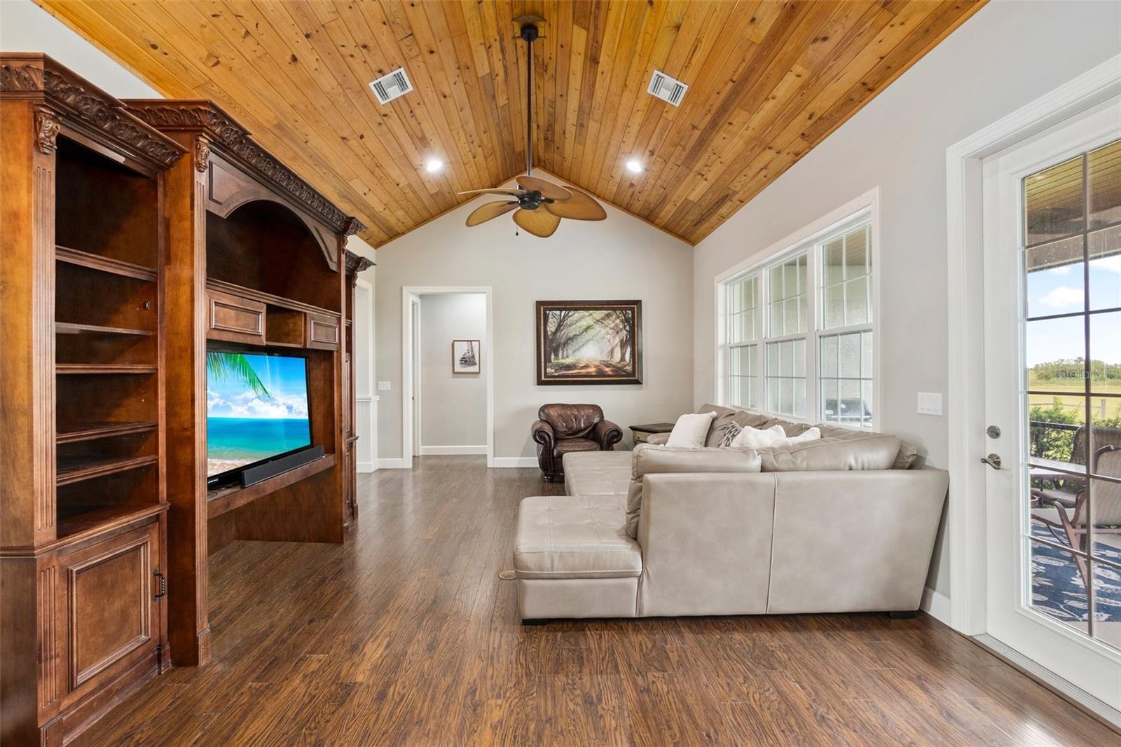 NE OKEECHOBEE - Residential