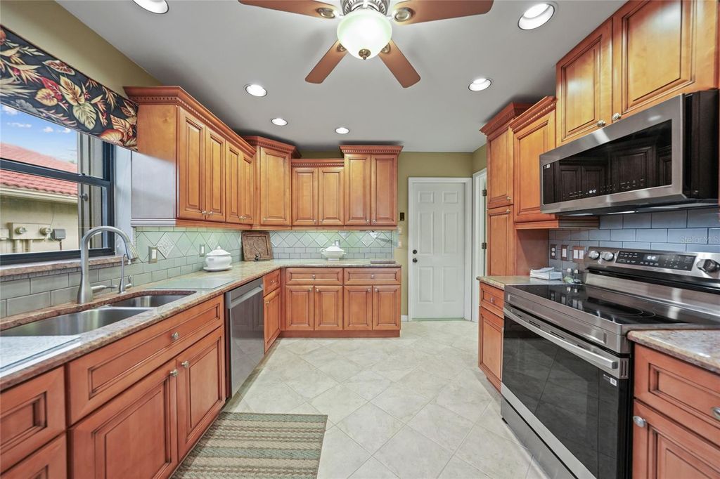 Photo of 11433 SW Courtney Drive, Lake Suzy, FL 34269 (MLS # C7516111)