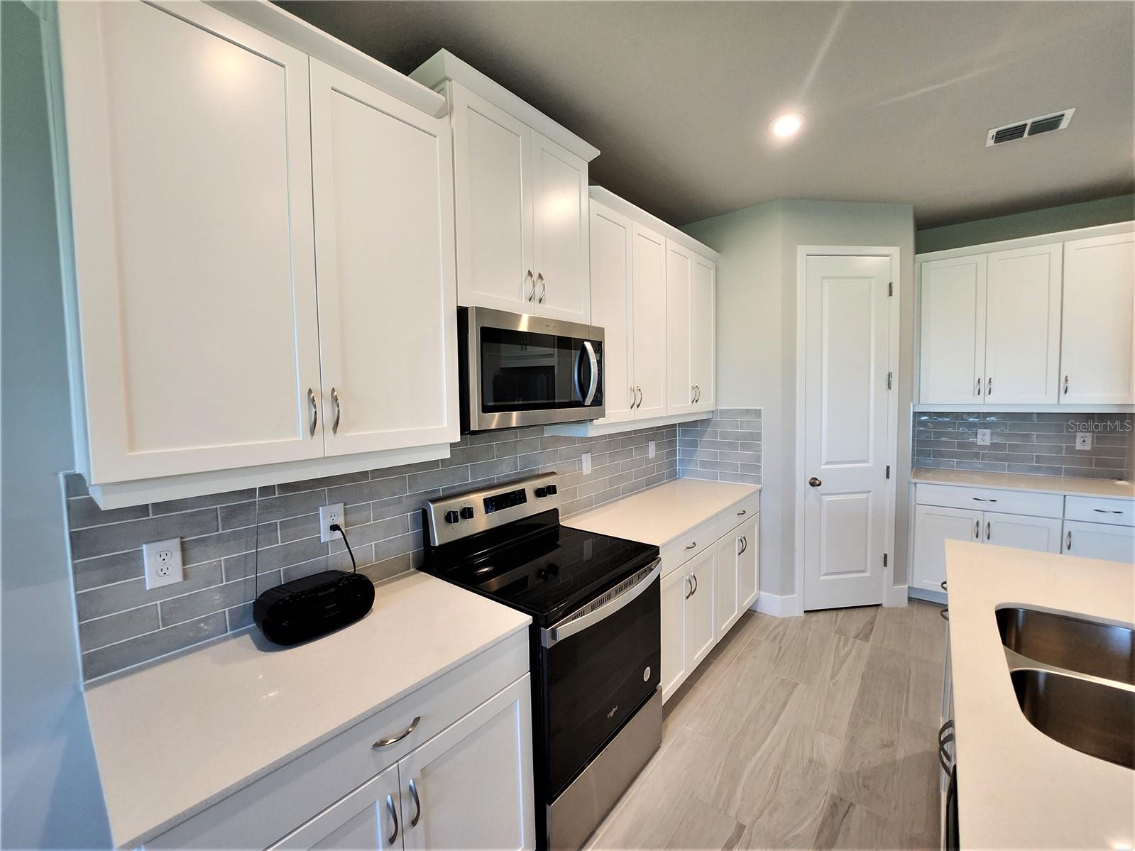 RENAISSANCE/WEST VLGS PHS 2B & - Residential Lease