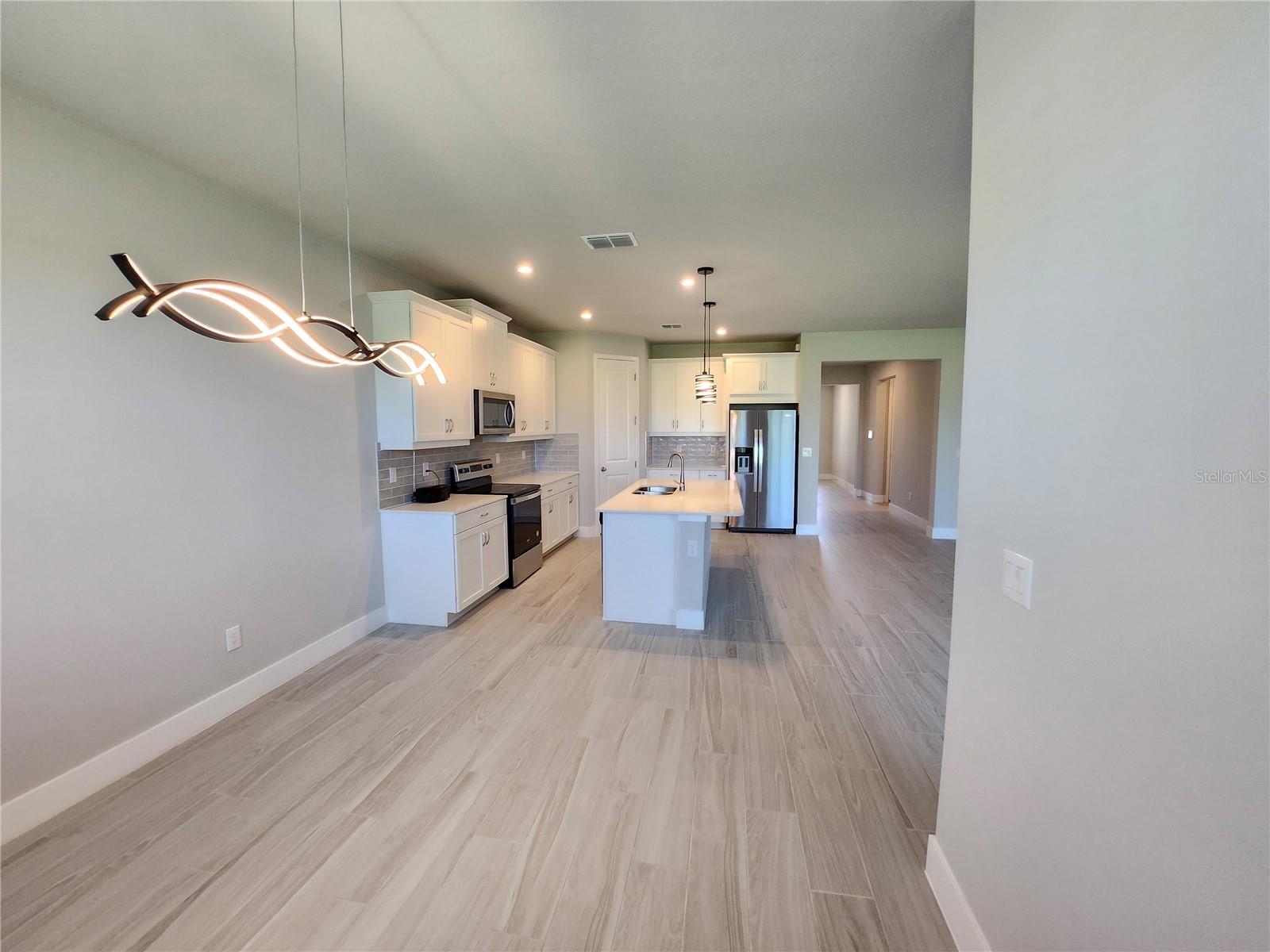 RENAISSANCE/WEST VLGS PHS 2B & - Residential Lease