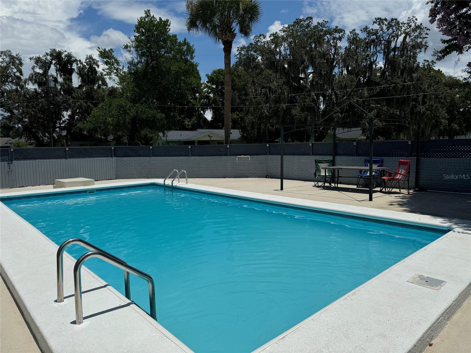 219 MAGNOLIA CIRCLE
