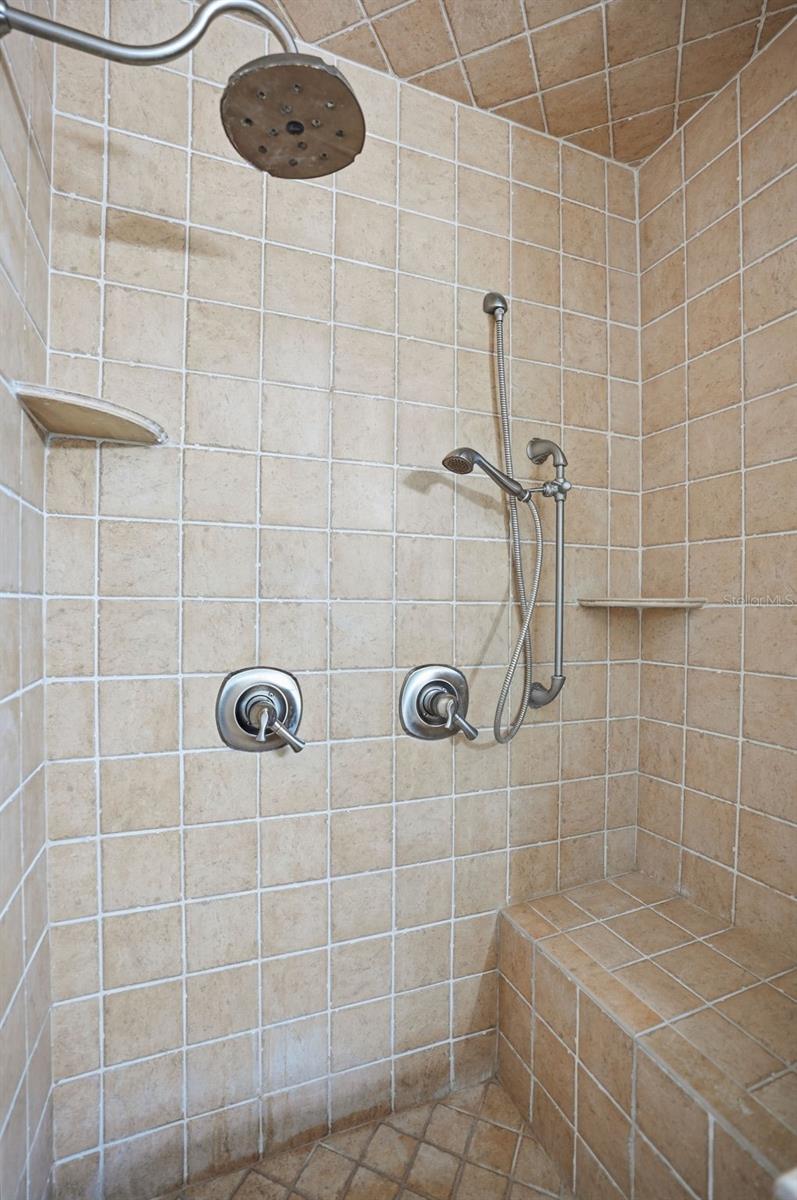 SIESTA SHORES UNIT 02 - Residential