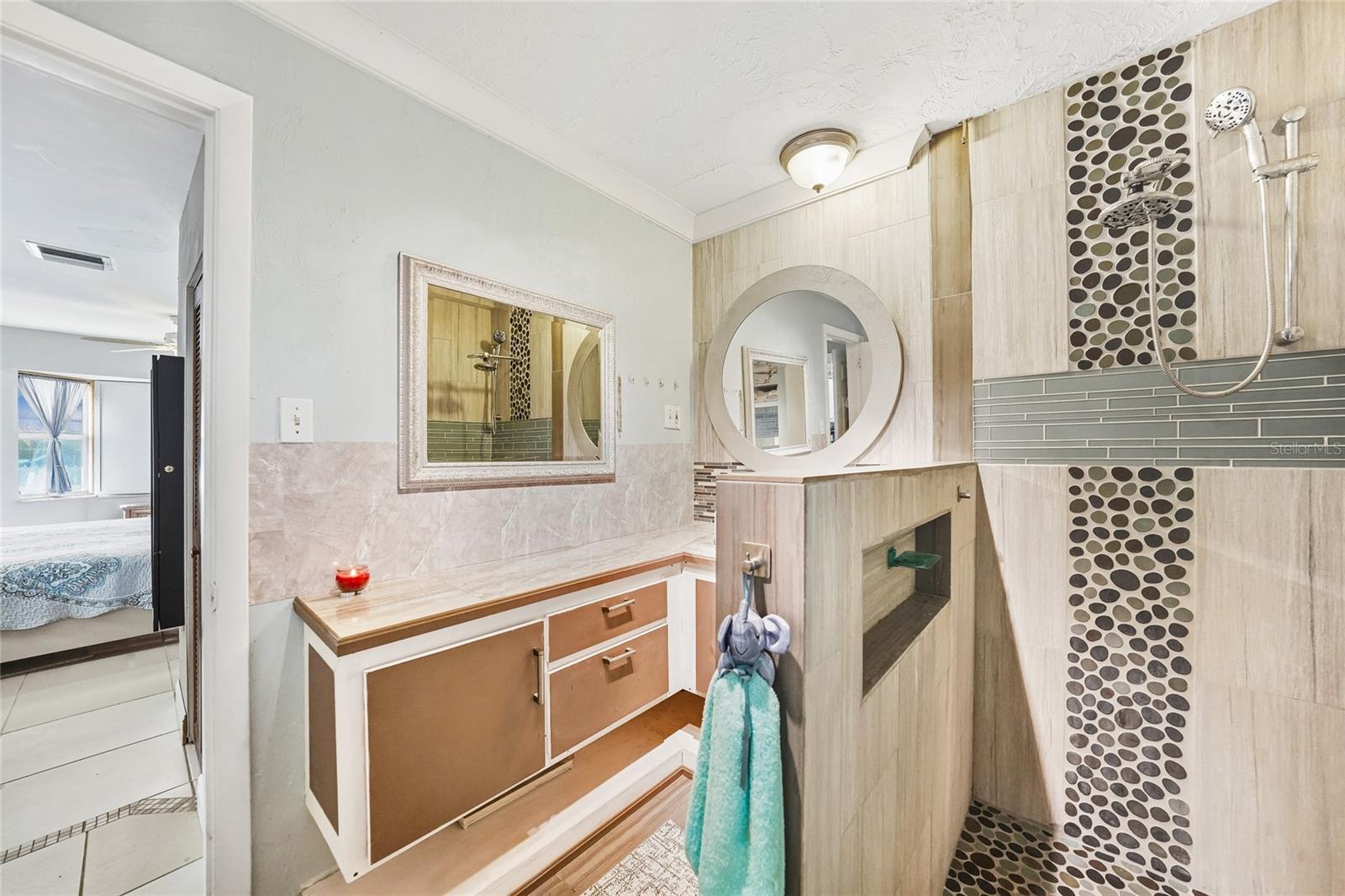 ALLAPATCHEE MANOR - Residential