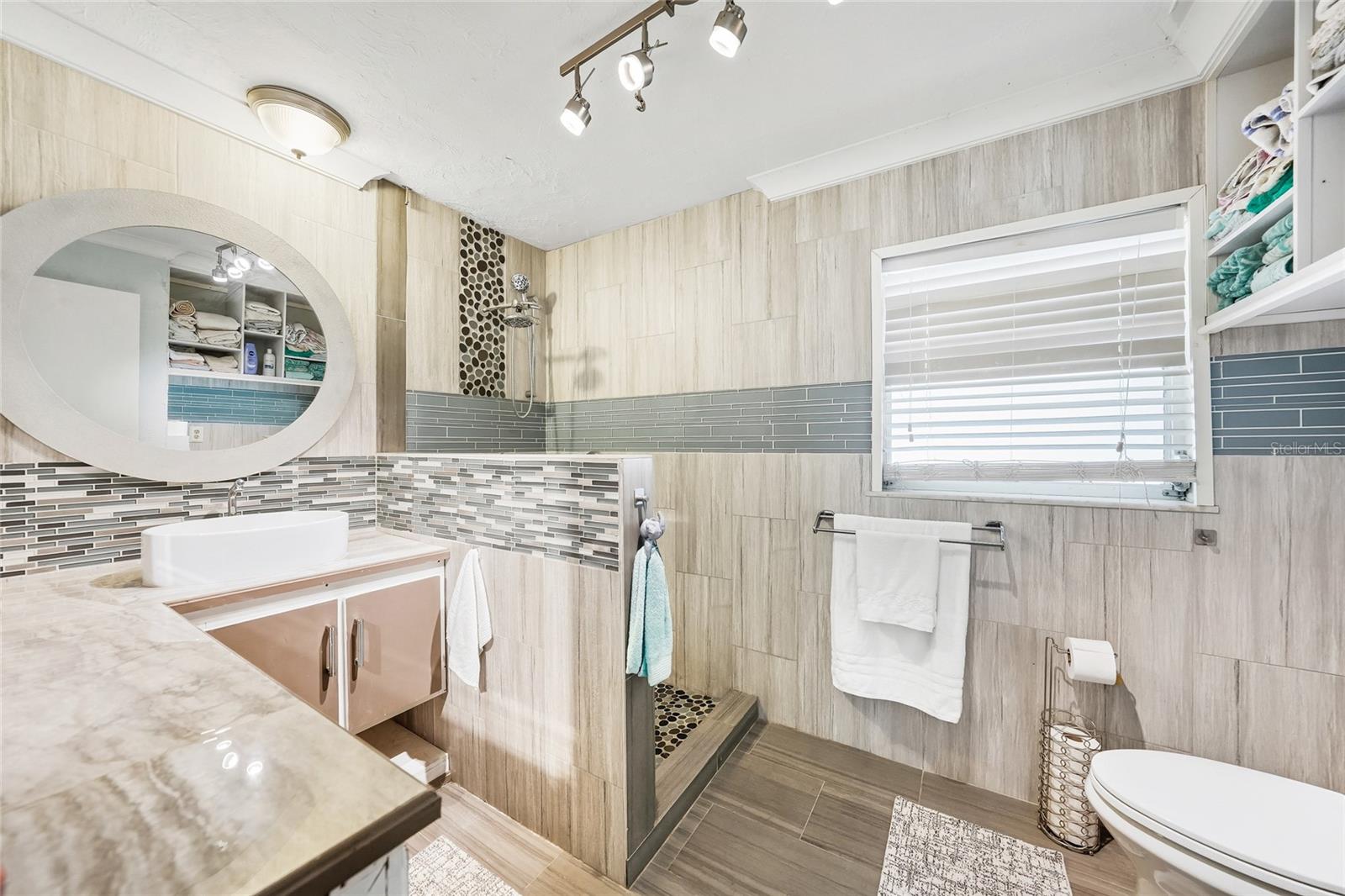 ALLAPATCHEE MANOR - Residential