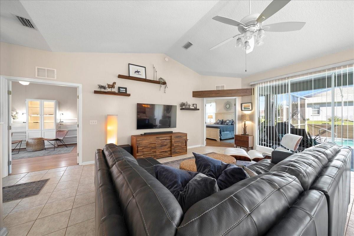 OCALA PALMS - Residential
