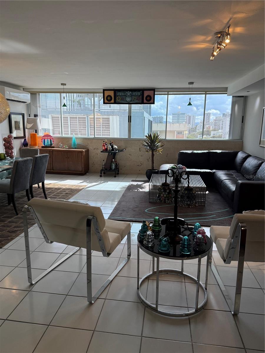 76 KINGS COURT - Residential