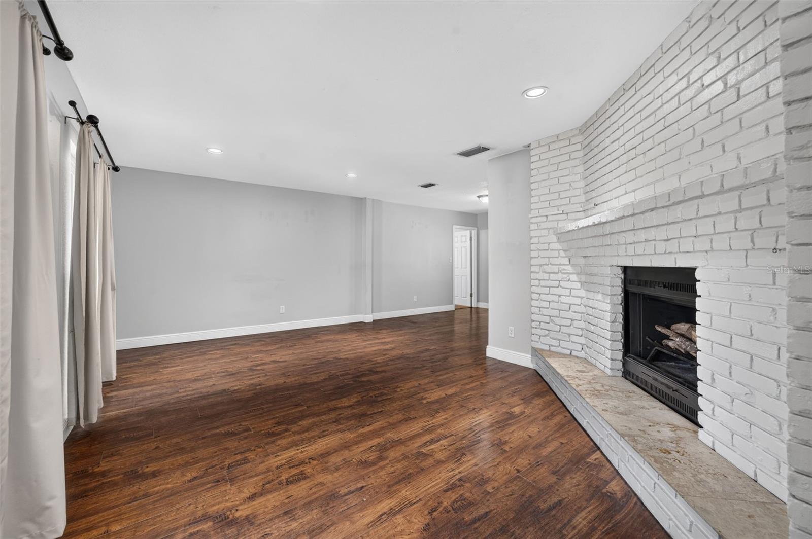 112 ROOSEVELT PLACE