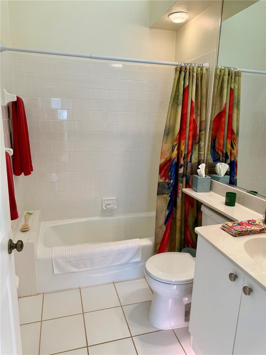 UNIVERSITY PARK - Residential Lease