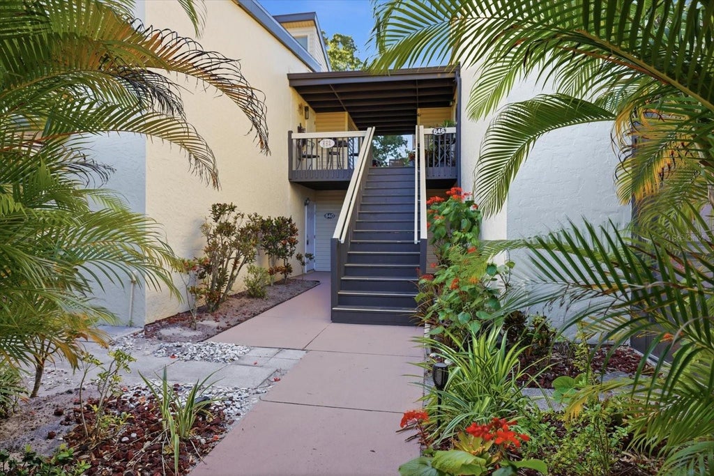 Photo of 644 White Pine Tree Road #43, Venice, FL 34285 (MLS # N6146344)