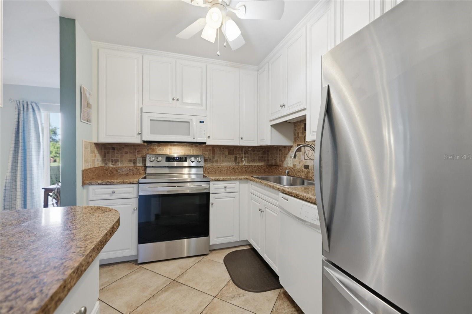 644 WHITE PINE TREE ROAD 43, VENICE, FL, 34285 3 644 WHITE PINE TREE ROAD 43