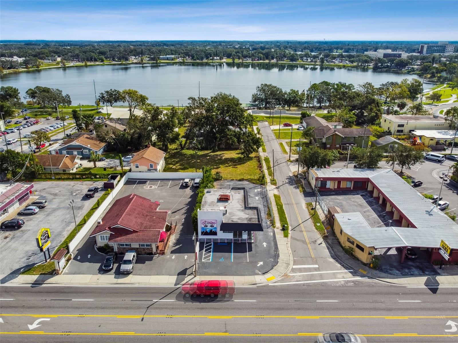 VILLA HEIGHTS - Commercial Lease