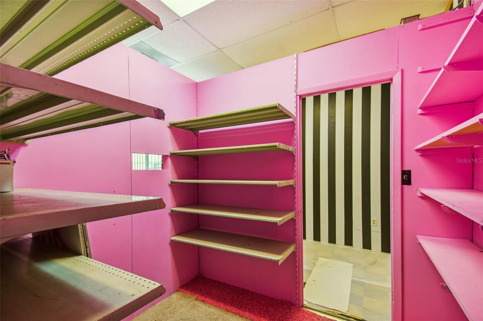 VILLA HEIGHTS - Commercial Lease