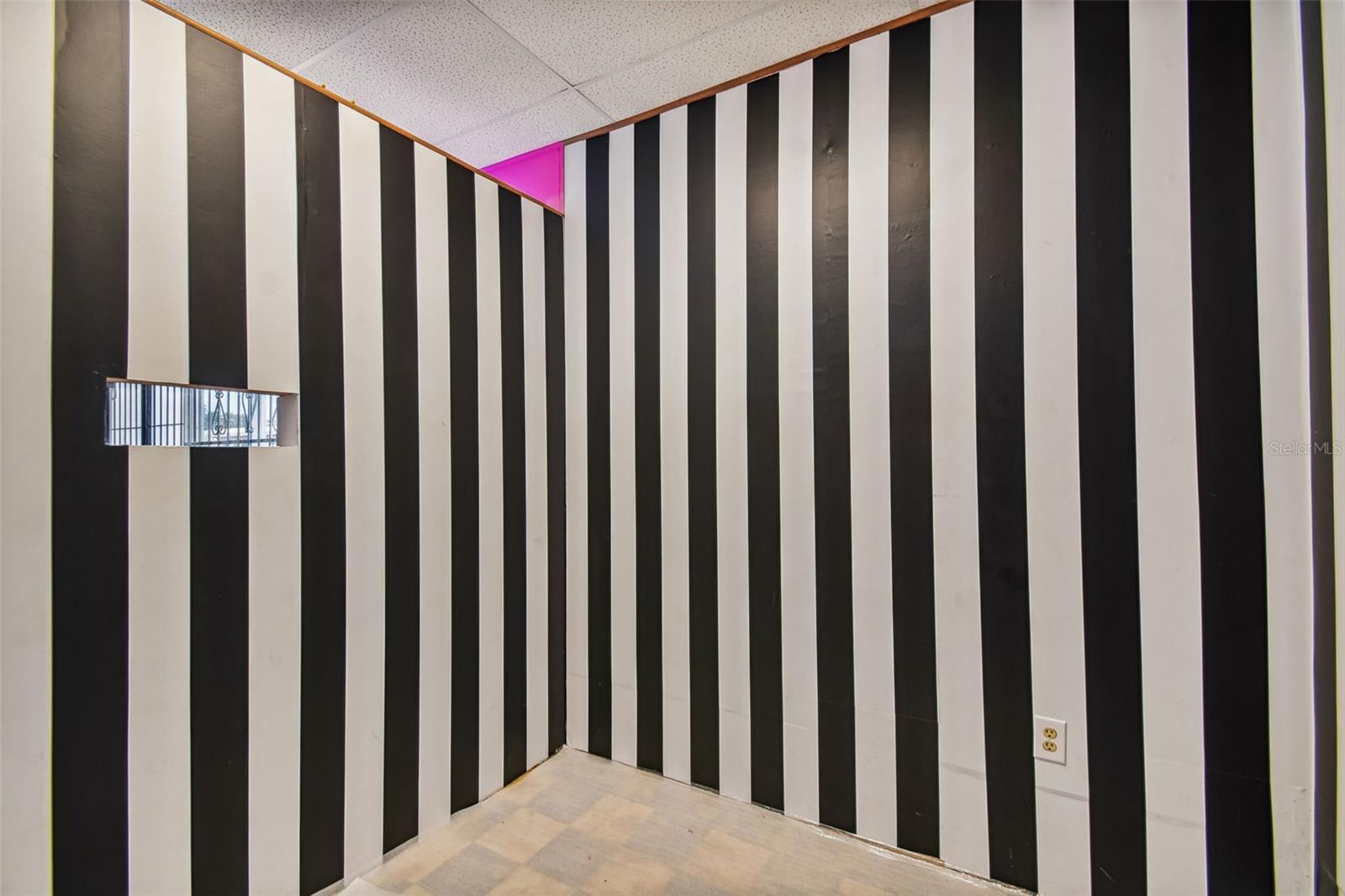 VILLA HEIGHTS - Commercial Lease