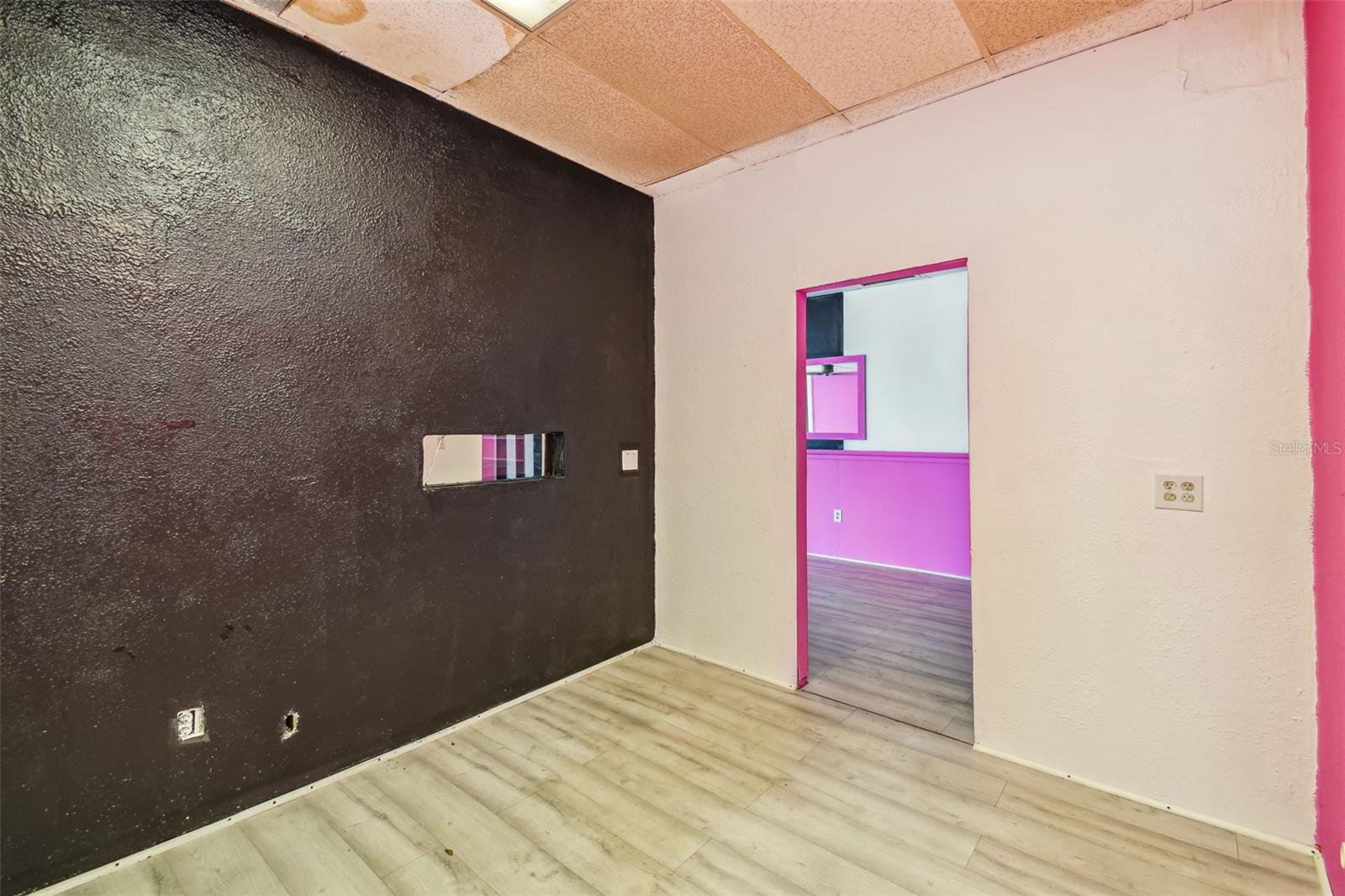 VILLA HEIGHTS - Commercial Lease