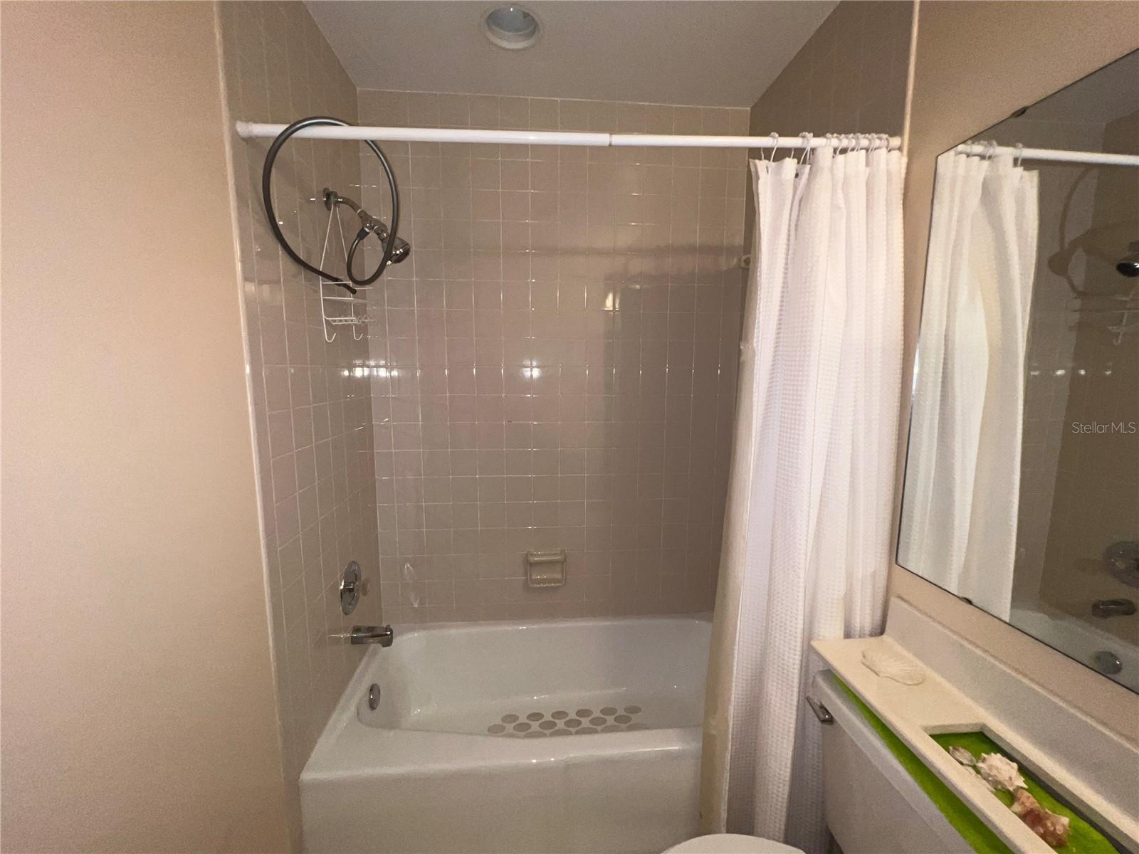 LOVELAND COURTYARDS PH 01 - Residential Lease