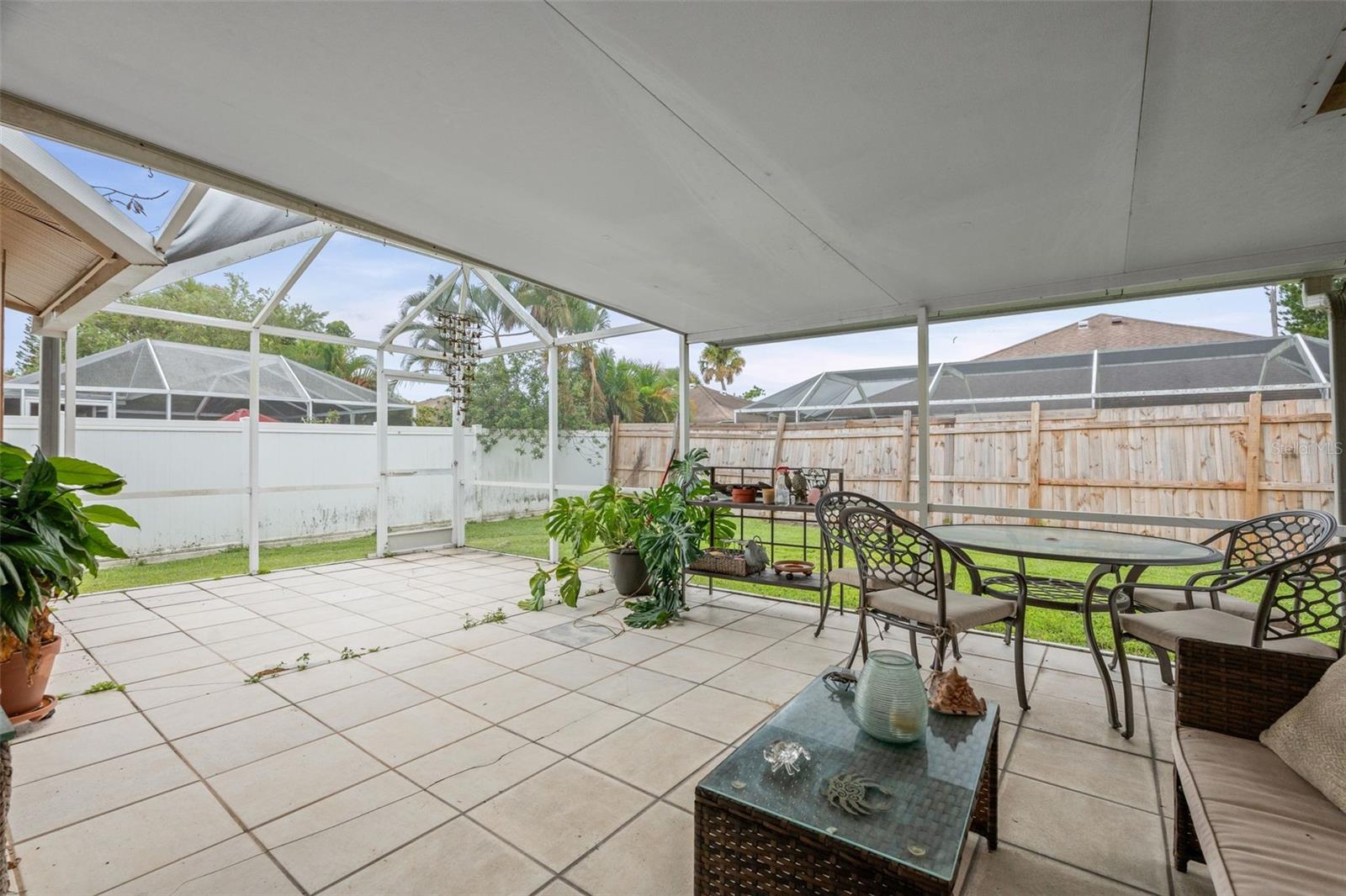 SARAPALMS - Residential