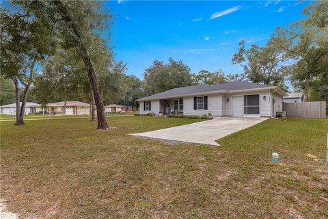 A home in DUNNELLON