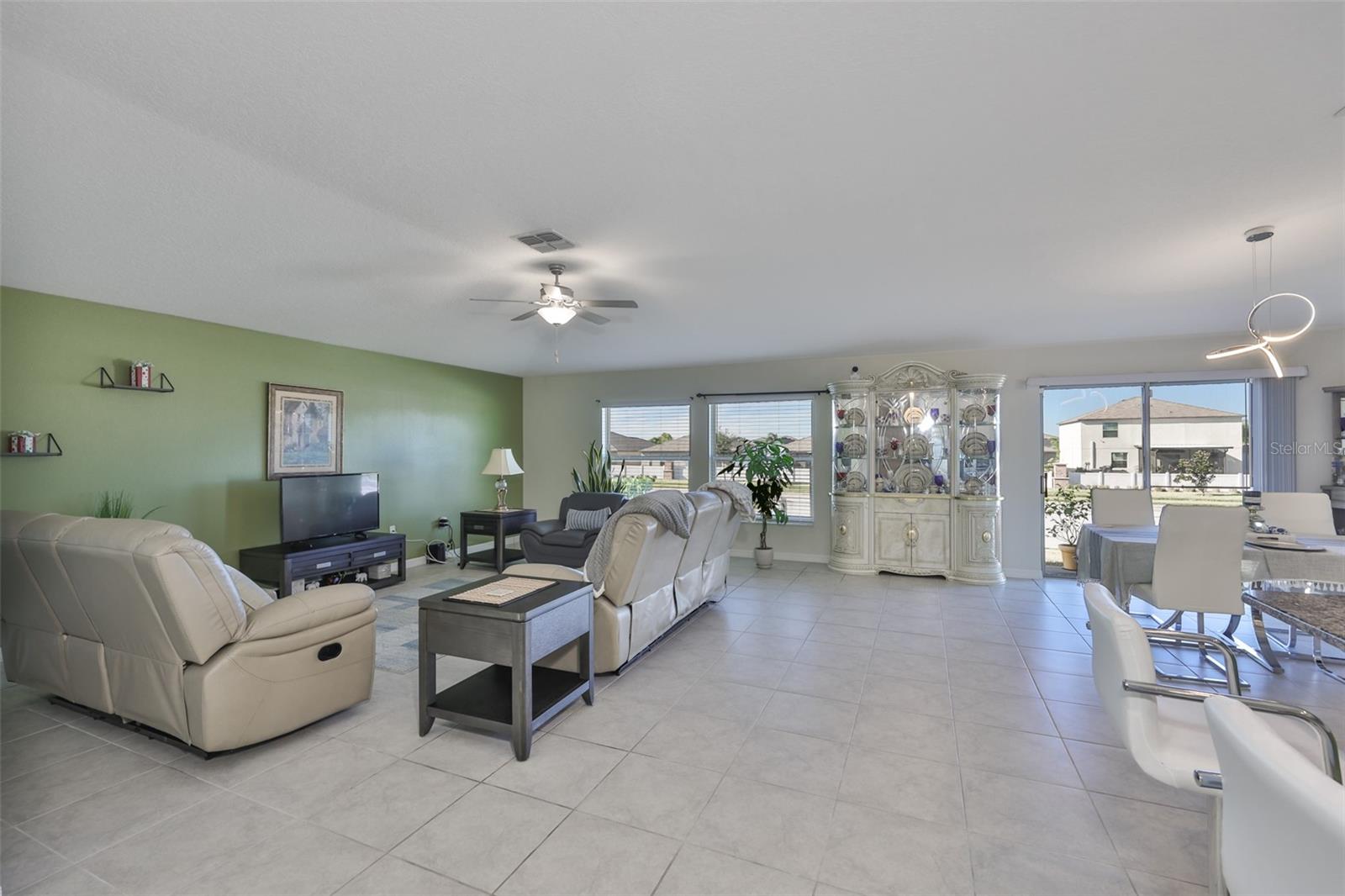 SOUTH FORK TR V PH 1 - Residential