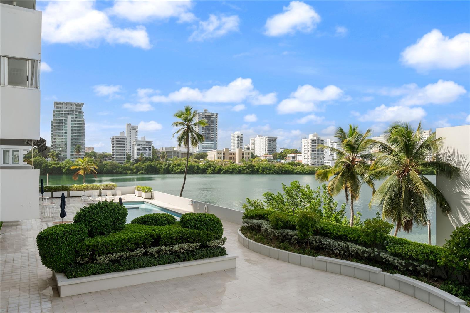 LAGUNA TERRACE CONDOMINIO - Residential