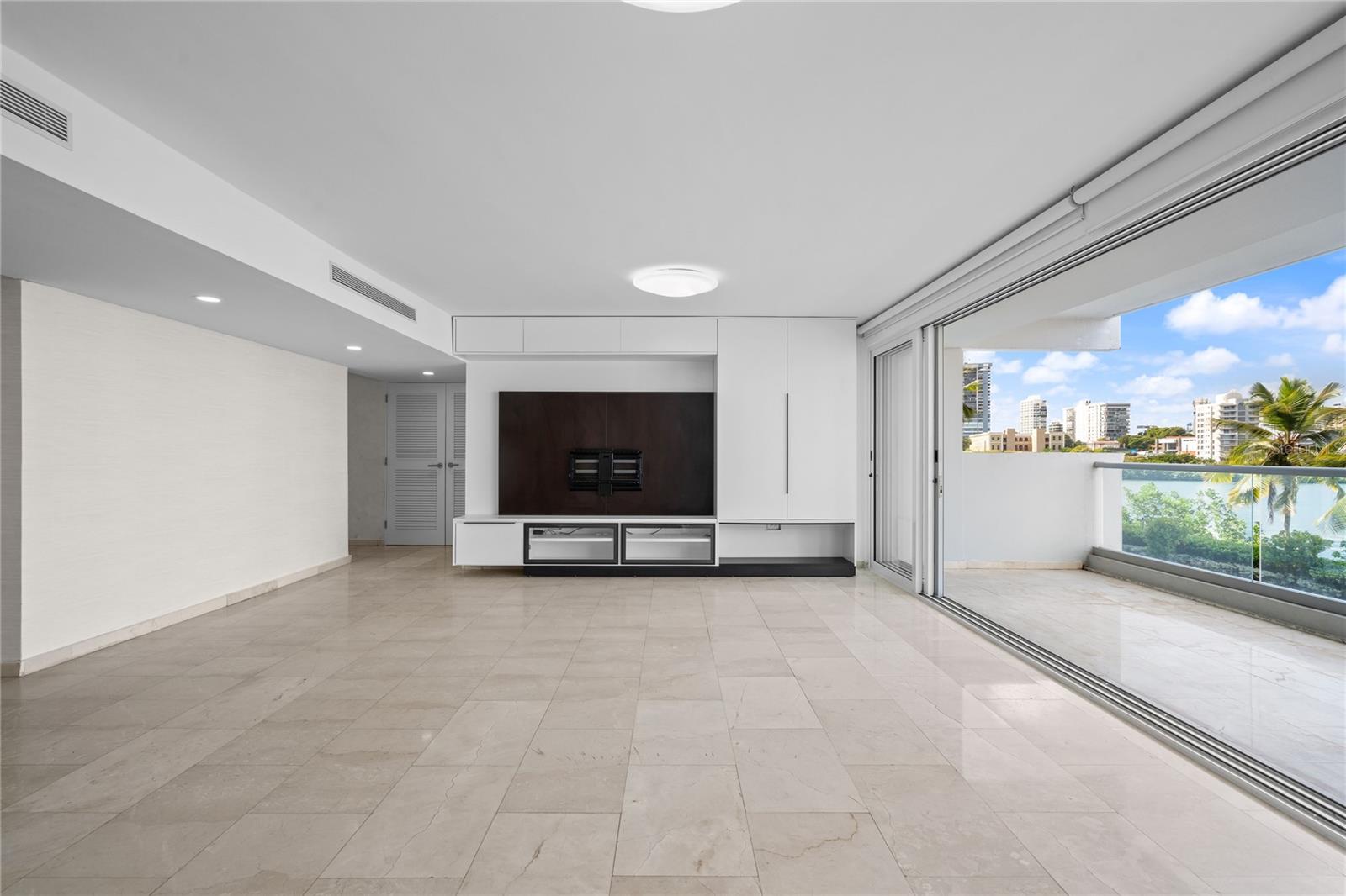 LAGUNA TERRACE CONDOMINIO - Residential