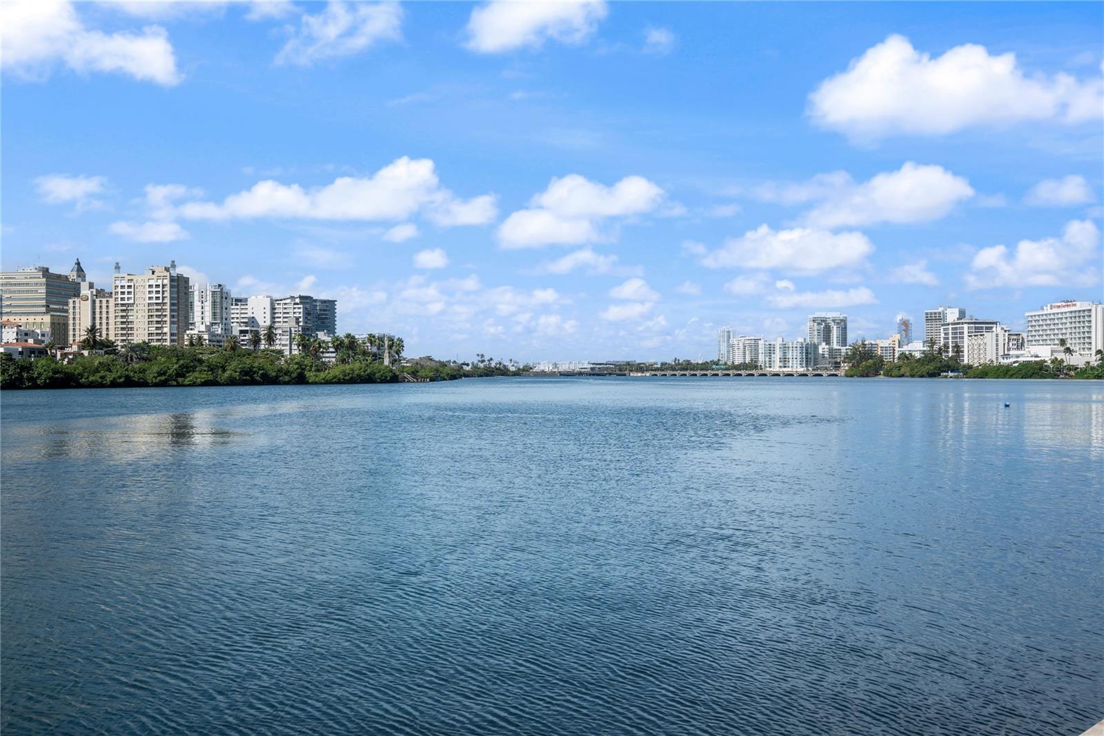 LAGUNA TERRACE CONDOMINIO - Residential