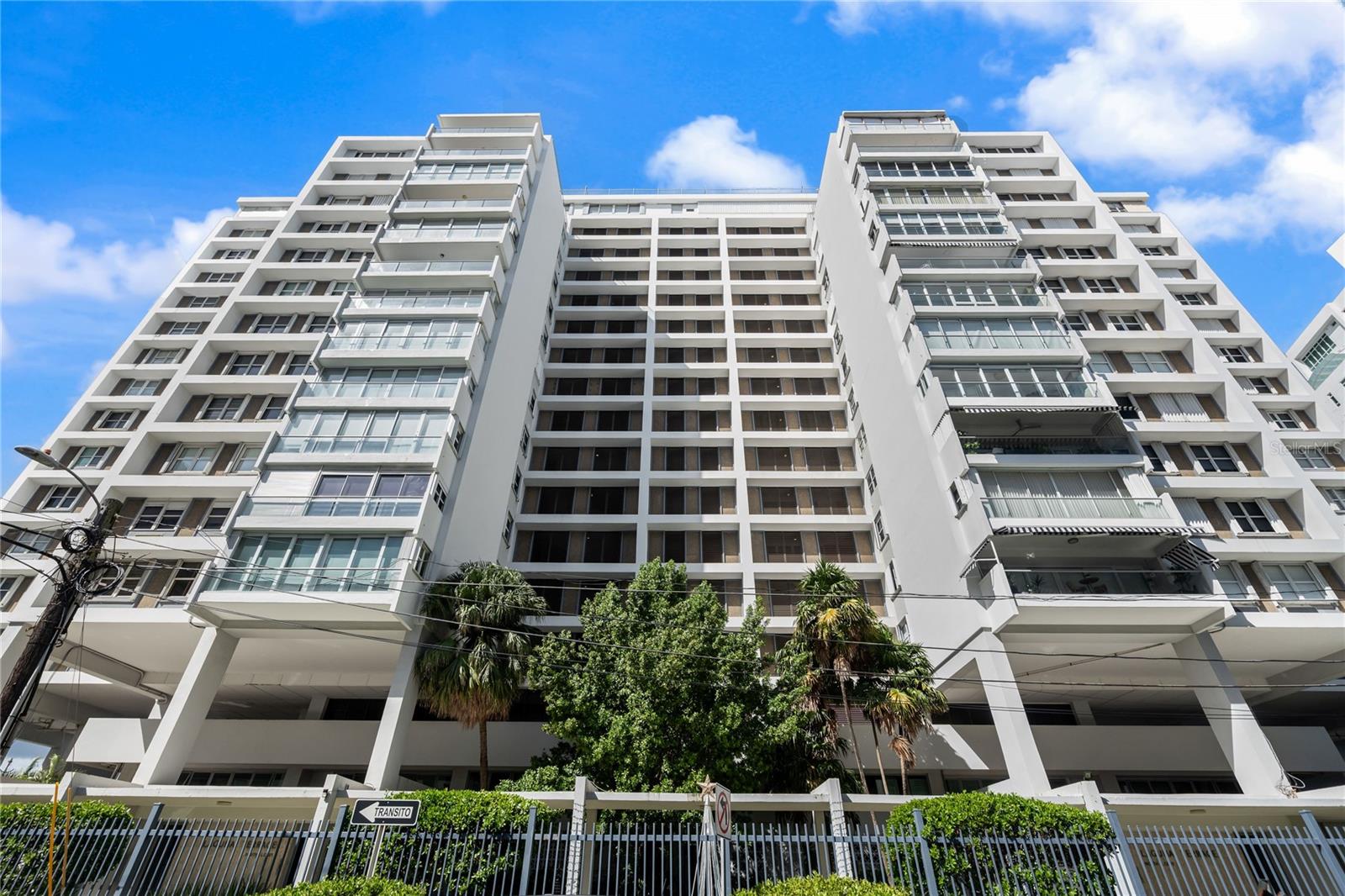 LAGUNA TERRACE CONDOMINIO - Residential