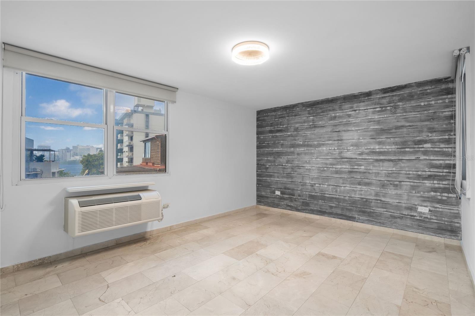 LAGUNA TERRACE CONDOMINIO - Residential