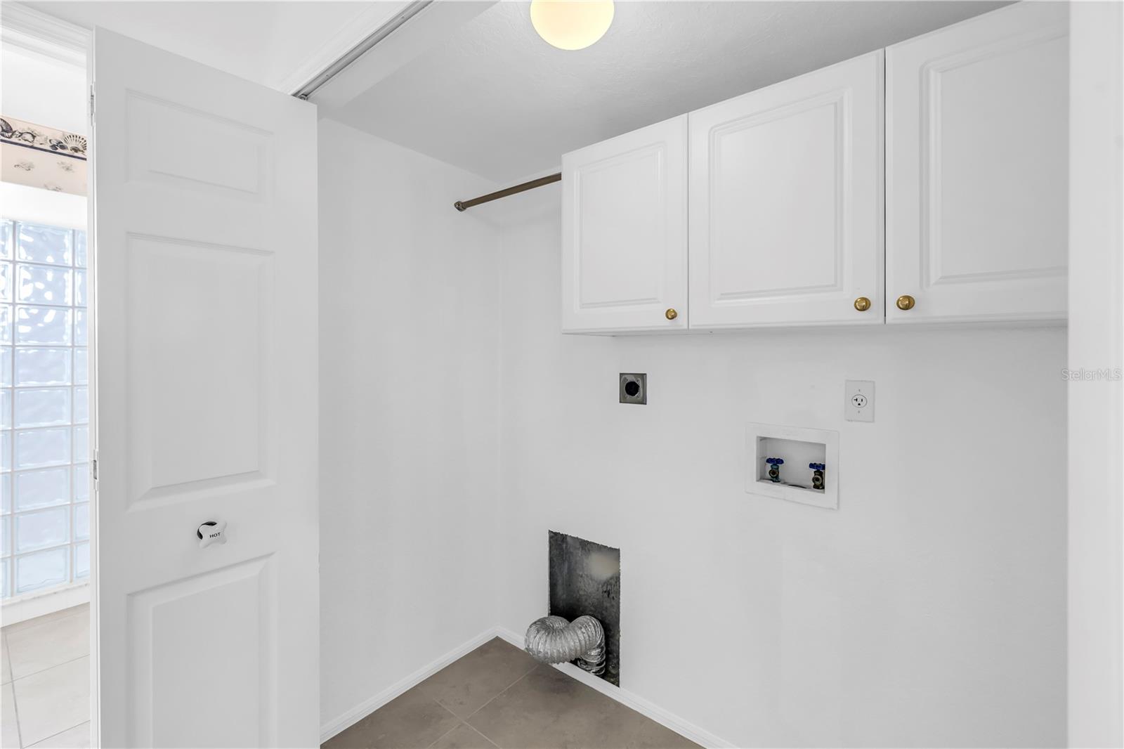 TOWNHOMES OF PARK PLACE - Residential