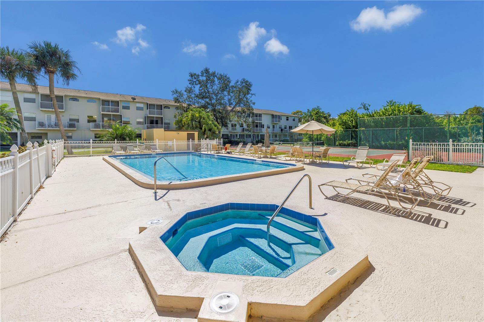 TOWNHOMES OF PARK PLACE - Residential